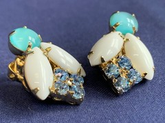 Vtg Rhinestone Costume Jewelry Set Blue Milk Glass Look Brooch Earrings *READ*