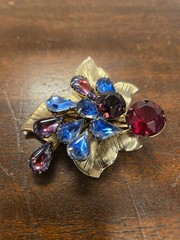 Vintage Red, Pink & Blue Rhinestones With Embossed Gold Leaves Brooch/pin