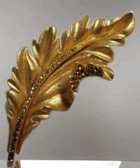 Vintage Gold Tone and Rinestone Leaf Pin 1950’s-1970’s