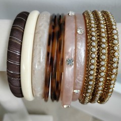 Vintage Lot Of 11 Thin Bangle Bracelets Plastic Sz 8-8.5