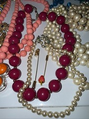 lot 1950s 1960s costume jewelry Necklaces Clip Earrings Pins Brooches Bracelets