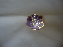 Vintage Cloisonne Cherry Blossom Purple & Lavender Enamel Gold Tone Scarf Clip