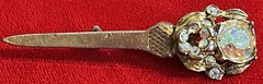 Very Nice Gold Tone Rhinestone Brooch/Lapel Pin- Perfect for Any Occassion LOOK!