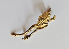 Les Bernard Sterling Gold Tone Brooch Pin Lot 2 x Frog 1 Bee Rhinestone Eyes