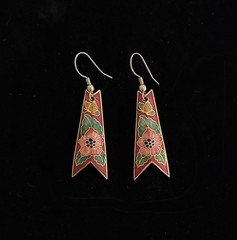 Vintage Cloisonné Floral Enamel Wire Earrings. Gold Tone Very Good Condition.