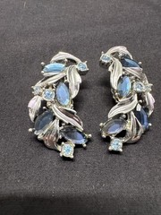 Sarah Coventry Vtg 1950’s Silver Clip-On Earrings Blue Champagne Leaf Climber Rh