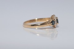 Vintage Circa 1980s 18k Gold Natural Diamond And Oval And Pear Cut Sapphire Ring