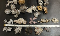 Rhinestone Lot Some Articulated Moveable Cat Tiger Owl Bird Koala Bear Pendants