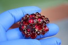 Vintage Signed EISENBERG Red Rhinestone Tiered Dome Brooch Pin 1940s 1950s MCM