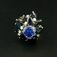 VINTAGE 1960’S 0.60 CTW DIAMOND + 11 CTW SAPPHIRE RING – 18K YG 14.74 GRAMS