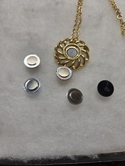 Vtg gold tone mix color changeable cabochon Flower Necklace Pin