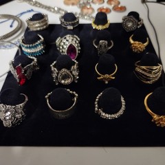 160 Pc Vintage To Now Mixed Jewelry Lot Necklaces Bracelets Brooches Rings Pins