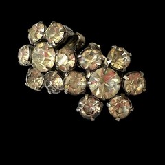 Daisy Weiss Sparkling Rhinestone Silver Vintage Flower Earrings Clip .75 in