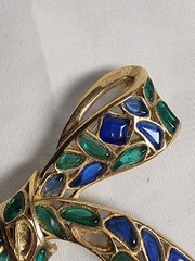 Vintage 60s Crown Trifari Modern Mosaic Blue & Green Poured Glass Bow Pin 3″