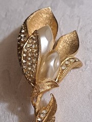 Vintage Signed Coro Faux Pearl Rhinestone Tulip Flower Brooch Pin 1950s 1960s