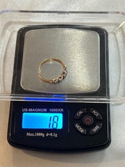 VTG LADIES 14K YELLOW GOLD NATURAL SAPPHIRE & DIAMOND RING 1.8 GRAMS STONES