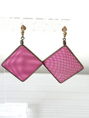 VTG Hot Pink Geometric Metal Mesh 80s Retro Art Deco Brutalist Dangle Earrings