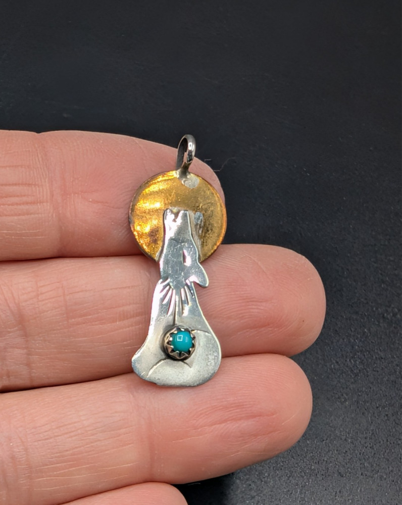 Small Southwestern Style Vintage Wolf Howling at The Moon Pendant