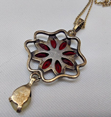 Vintage AMCO Victorian Style 1/20 14k Gold Filled Garnet Red Pendant Necklace