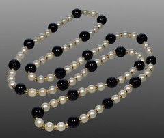 DRESSY 14K GOLD PEARL ONYX NECKLACE C.1950