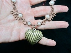 Vintage-Maroon Lucite Bead w/Brown Metal, Faux Pearl & Ribbed Heart Necklace