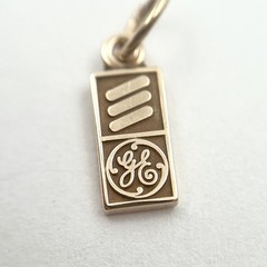 14k Yellow Gold Vintage GE General Electric Logo Bar Charm (LO1005140)