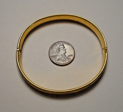 Vintage MARATHON Brushed Gold-Filled Hinged Bangle Bracelet w Cut Decoration