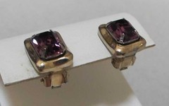 Vintage BARCLAY Faux Amethyst Purple Glass Gold Tone Clip Earrings 1/2″