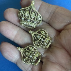 Vintage GoldTone Rhinestone & Faux Pearl Crown Brooch & Earrings Vintage Set I24