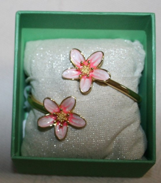 Gold tone metal hand painted pink Flowers open bracelet. Adjustable size.NIB