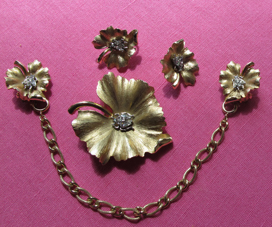 Crown Trifari Alfred Philippe Bug Pin+Clip+Sweater guard Brushed Gold set FREE H