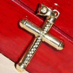 10k yellow gold pendant 0.01c white topaz 1.30″ diamond cut 2-sided cross 1.03gr
