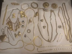 30 Vtg Goldtone Costumes Jewelry Lot Coro, SAC, Lisner, Trifari, 7 Monet, Etc.
