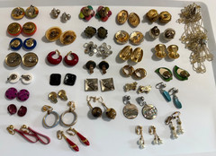 Lot of 35 Vintage Clip Earrings Resin Enamel Beaded Plastic Ceramic Shell Metal