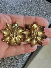 Vintage MCM Gold Tone Flower Statement Earrings Clip On Retro Jewelry No Brand