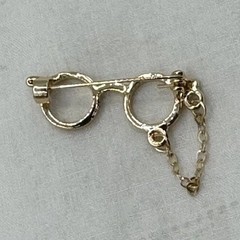 Petite Small GoldTone Round Eye Glasses W Decorative Chain Brooch Pin