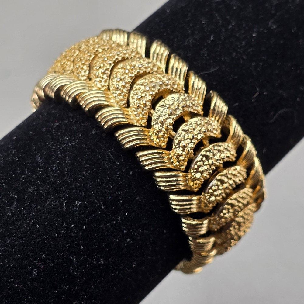 Vintage Coro Gold Tone Link Bracelet Chunky Textured Safety Chain