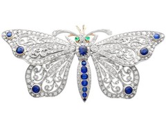 6.25Ct Basaltic Sapphire 0.24Ct Emerald 7.30Ct Diamond 15k Yellow Gold Brooch
