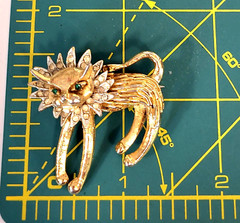 Vintage Fierce Green Eyed Lion Cat Brooch Pin Mane w/Rhinestones G.T. ~Unbranded