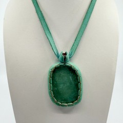 VTG Boho Leather Wrapped Green Stone Pendant Necklace Artisan Jewelry