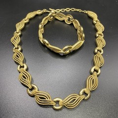 Vintage Crown Trifari Heavy Gold Plate Twisted Ribbon Link Necklace Bracelet Set