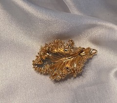 Vintage 1970s/80s Artisan 24K Gold-Dipped Leaf Pendant
