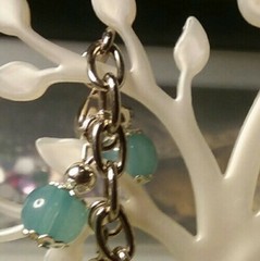 MaryBee Jewelry: 7 1/2″ Silver Tone Bracelet W/Blue Charms 08-06-2020