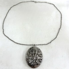 Vintage Revlon Heirloom Solid Perfume Locket Pendant Necklace Silver Tone In Box