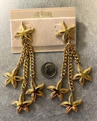 ST. JOHN Gold Plated Dangling Stars Star Fish Post Earrings New on Card 4.25″