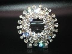 VINTAGE LARGE DOMED ROUND RHINESTONE SUNBURST BROOCH PRONG SET CLEAR CRYSTAL