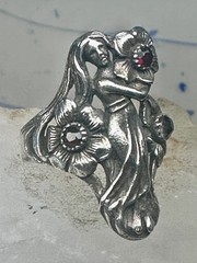 Vintage figurative lady flower band ring size 9.50 sterling silver women