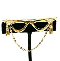 VINTAGE signed AVON GOLD TONE CAT EYE GLASSES WITH RHINESTONES PIN