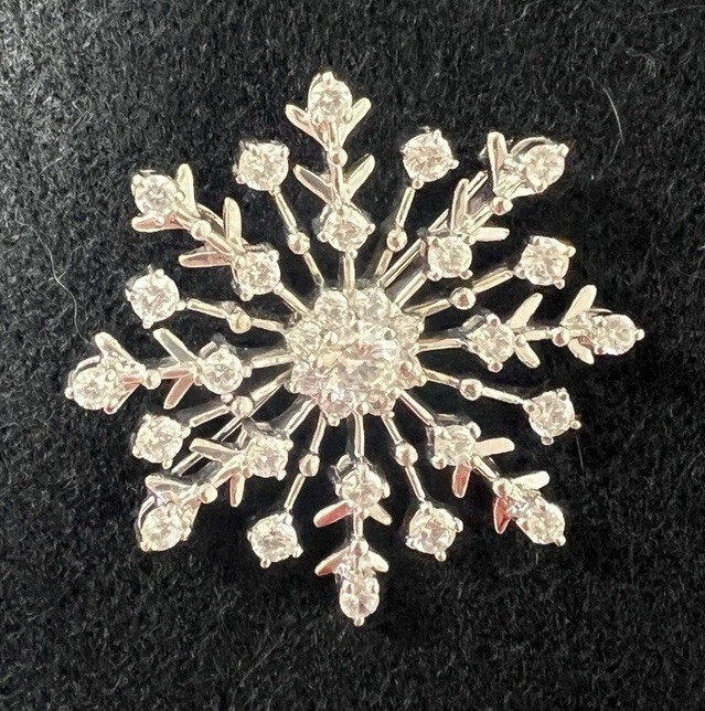 JCM 925 Sterling Silver Snowflake Pin/brooch With Cubic Zirconia China