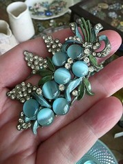 Stunning Vintage Pot Metal 1930s Lucite Faux Moonstone And Rhinestones Brooch